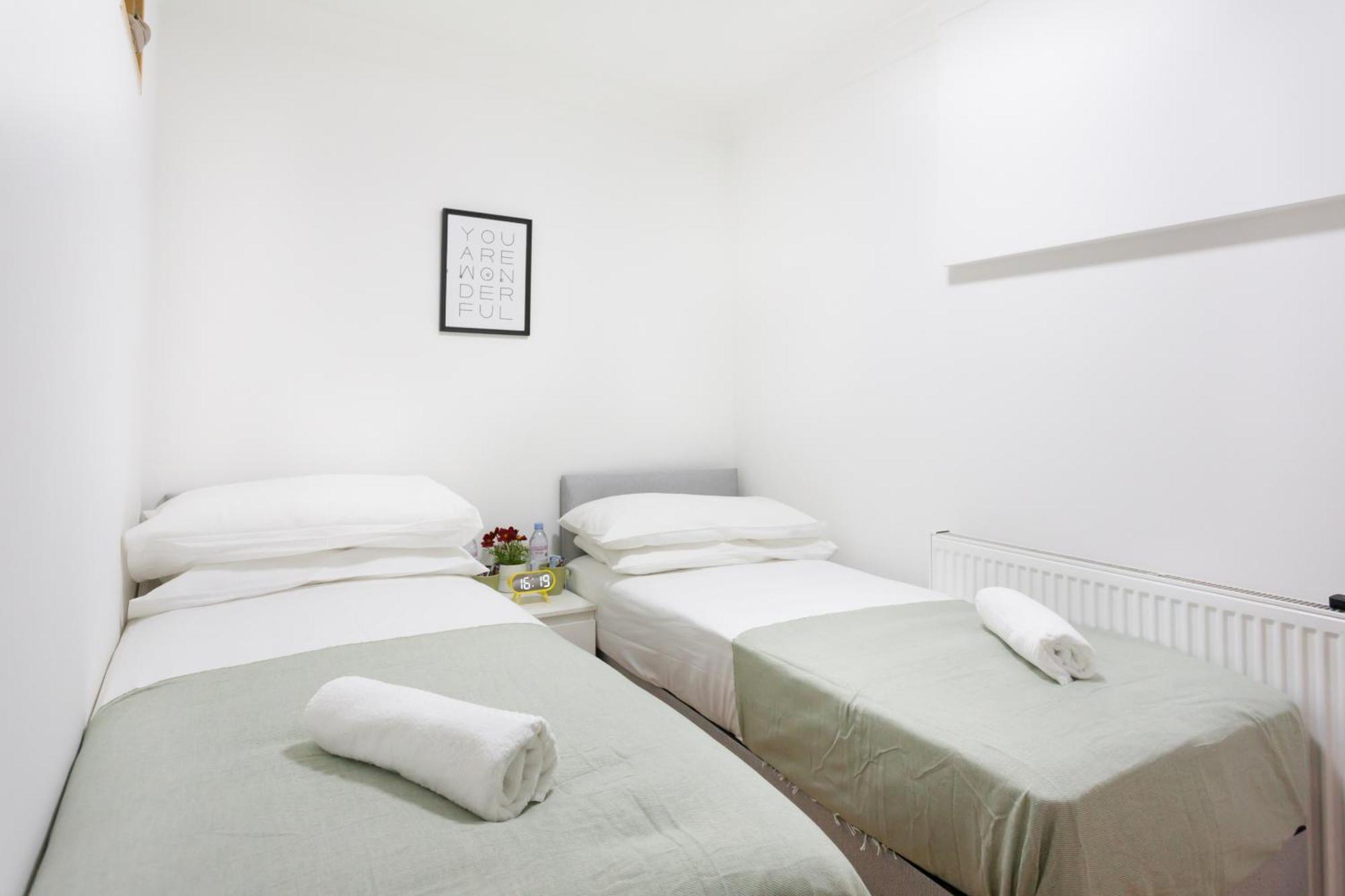 Eurostar Budget Rooms - Next To Kings Cross & Eurostar Train Station London Ngoại thất bức ảnh